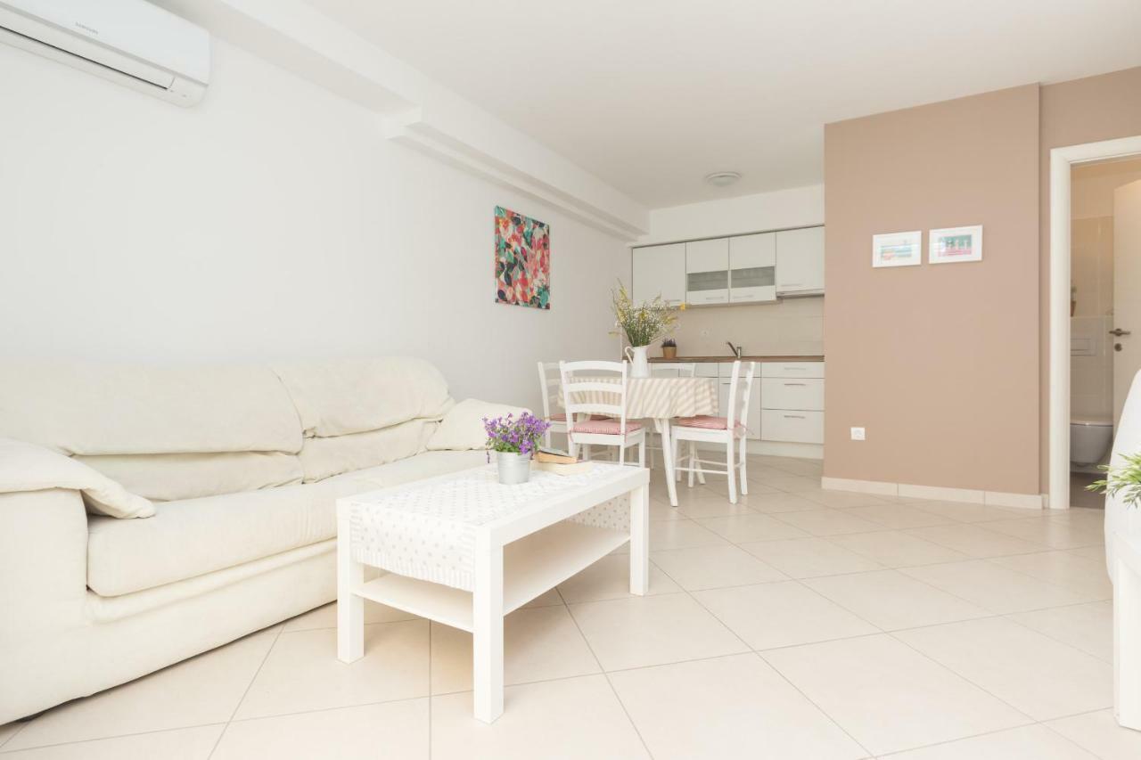 Alpeza Apartments Bol Zewnętrze zdjęcie