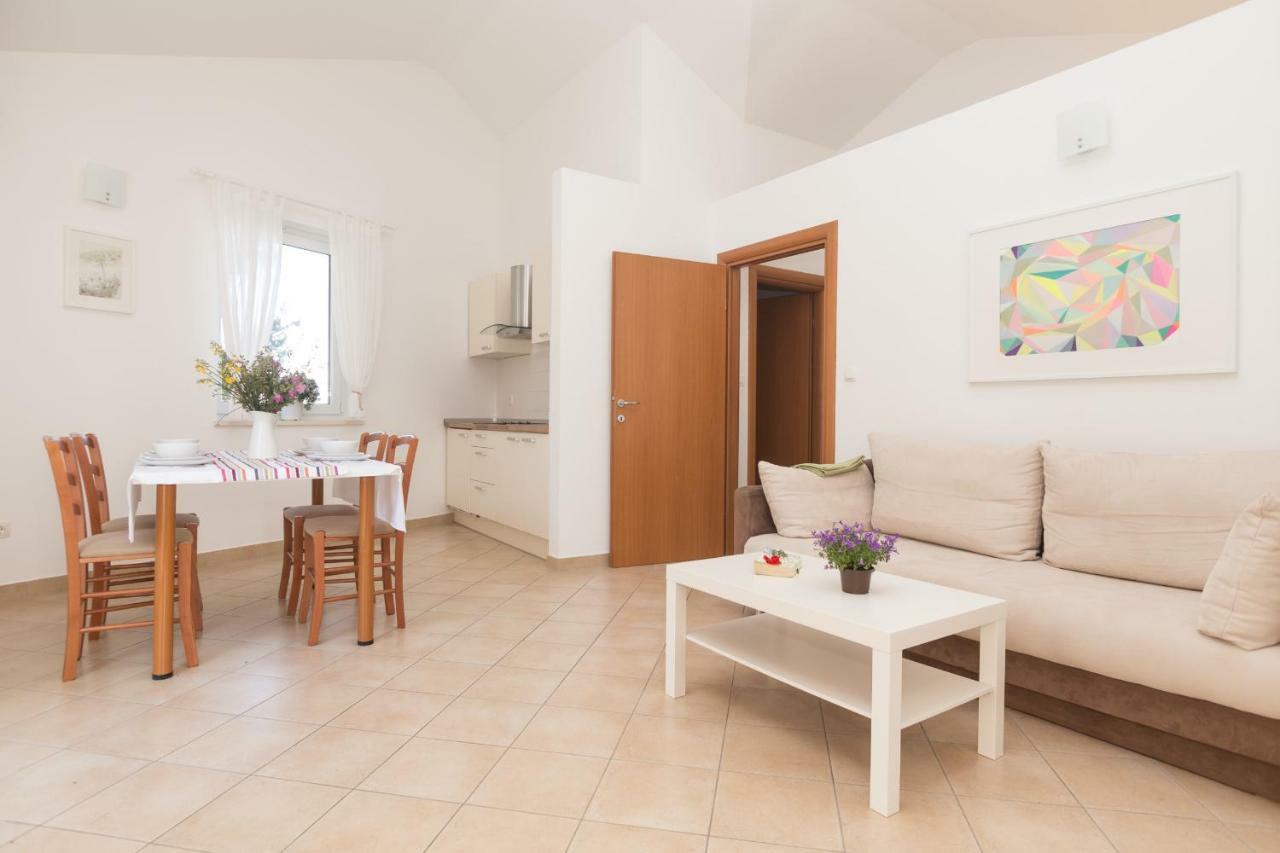 Alpeza Apartments Bol Zewnętrze zdjęcie